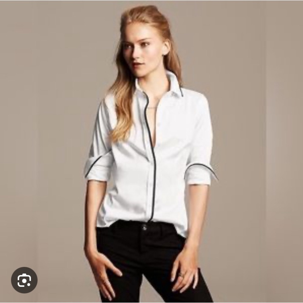 Banana Republic Taulored White Dress Shirt button down with Black Trim Size 6